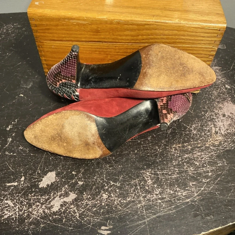 STUART WEITZMAN RED SNAKE‎ SKIN PATTERN SUEDE HIGH HEEL SHOES SIZE 8M